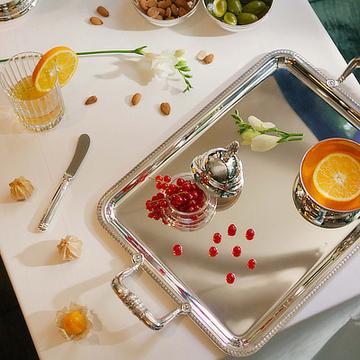 Christofle Tabletts mit Griffen Malmaison