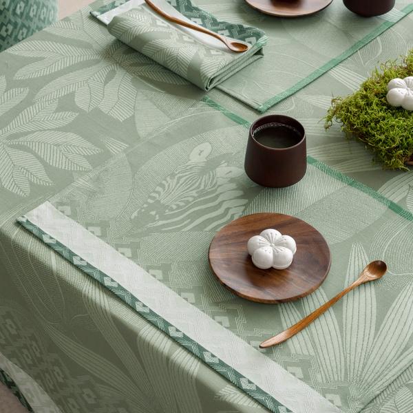 Le Jacquard Francais Nature Sauvage table linen, green