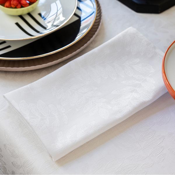 Le Jacquard Francais Vegetal Mood table linen, white
