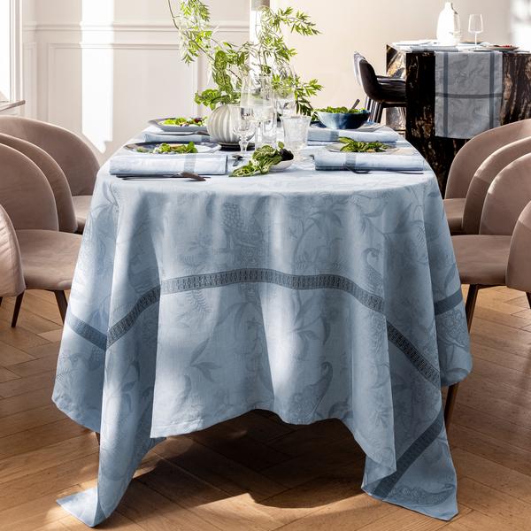 Le Jacquard Francais A l'Orangerie table linen, blue