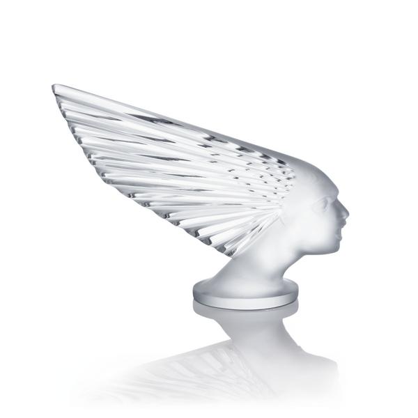 Lalique Victoire paperweight