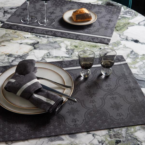 Le Jacquard Francais Armoiries table linen, black