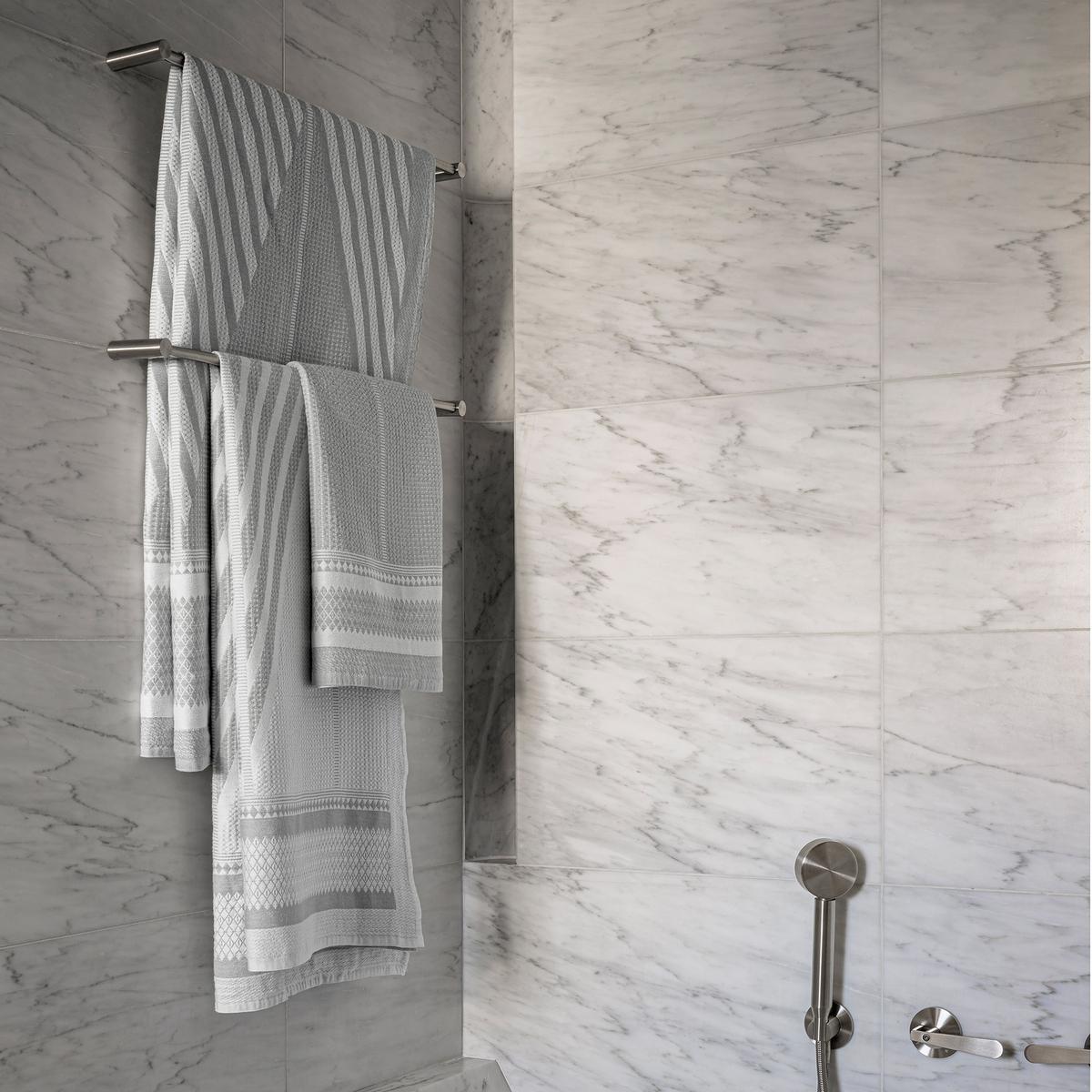 Le Jacquard Francais Bath Club terry towels, grey/white artedona.