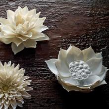 Nymphenburg White table flowers